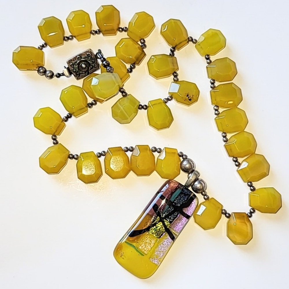 MOMO GLASSWORKS PENDANT on 20" GOLD GLASS BEAD NECKLACE - STERLING SILVER CLASP - Picture 2 of 8